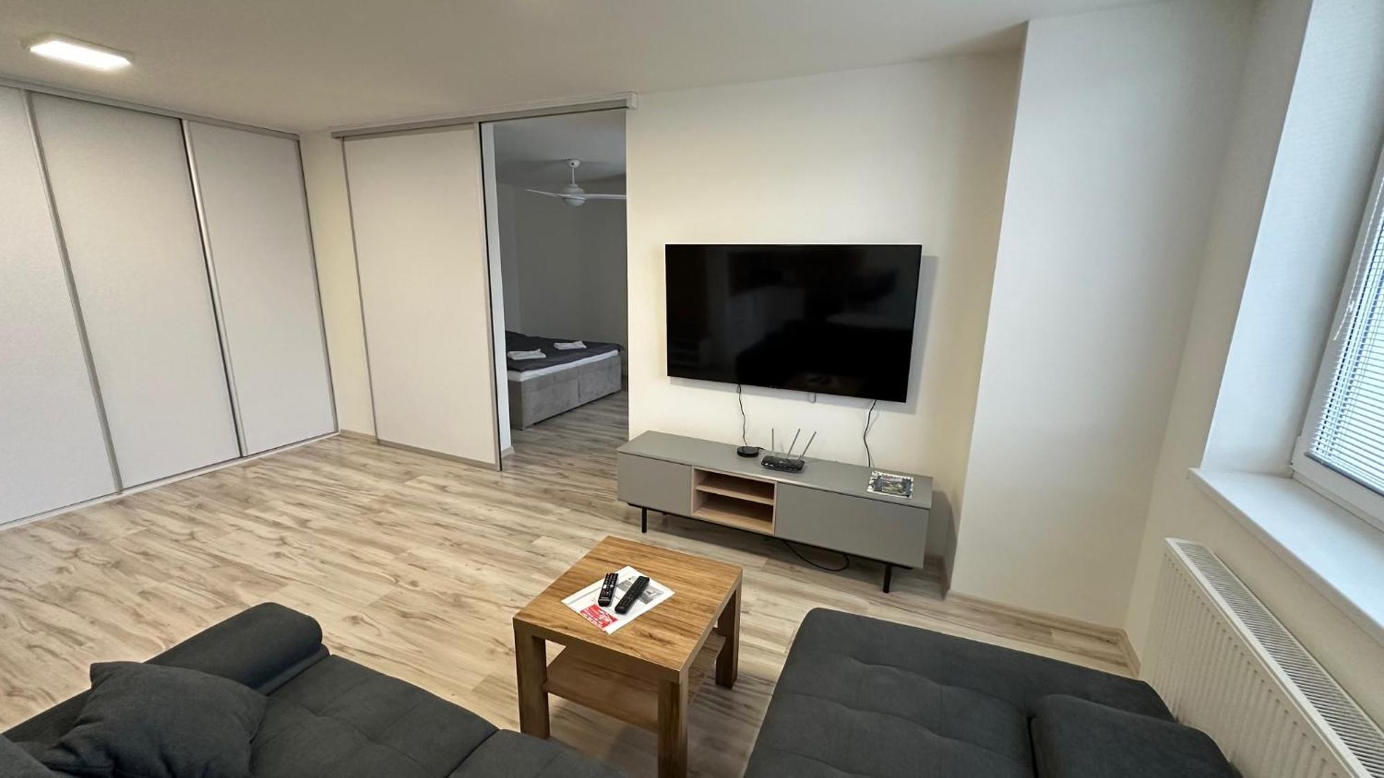 2 Room Apartment With Balcony Liptovský Mikuláš 外观 照片